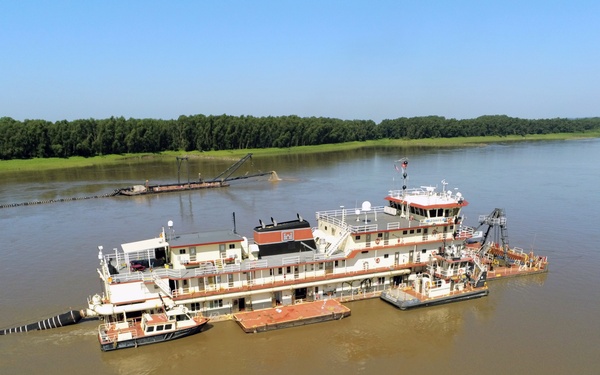 Dredge Potter on the Mississippi River