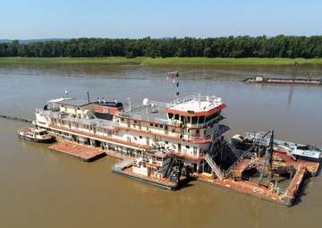 Dredge Potter on the Mississippi River