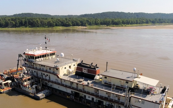 Dredge Potter on Mississippi River