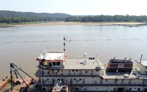 Dredge Potter on Mississippi River