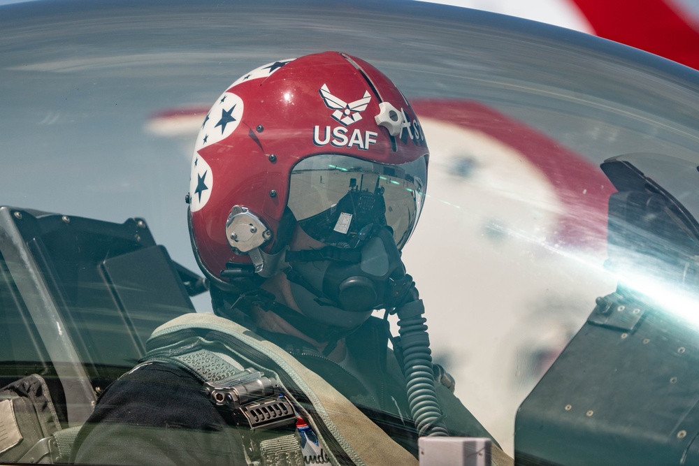 Thunderbirds rock Chicago skies