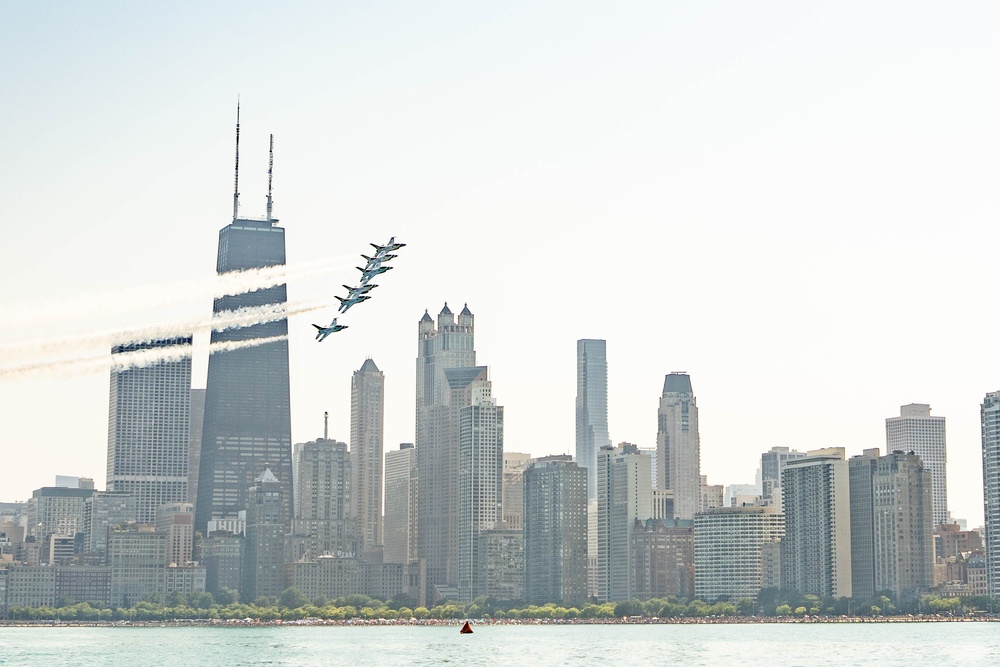 Thunderbirds rock Chicago skies