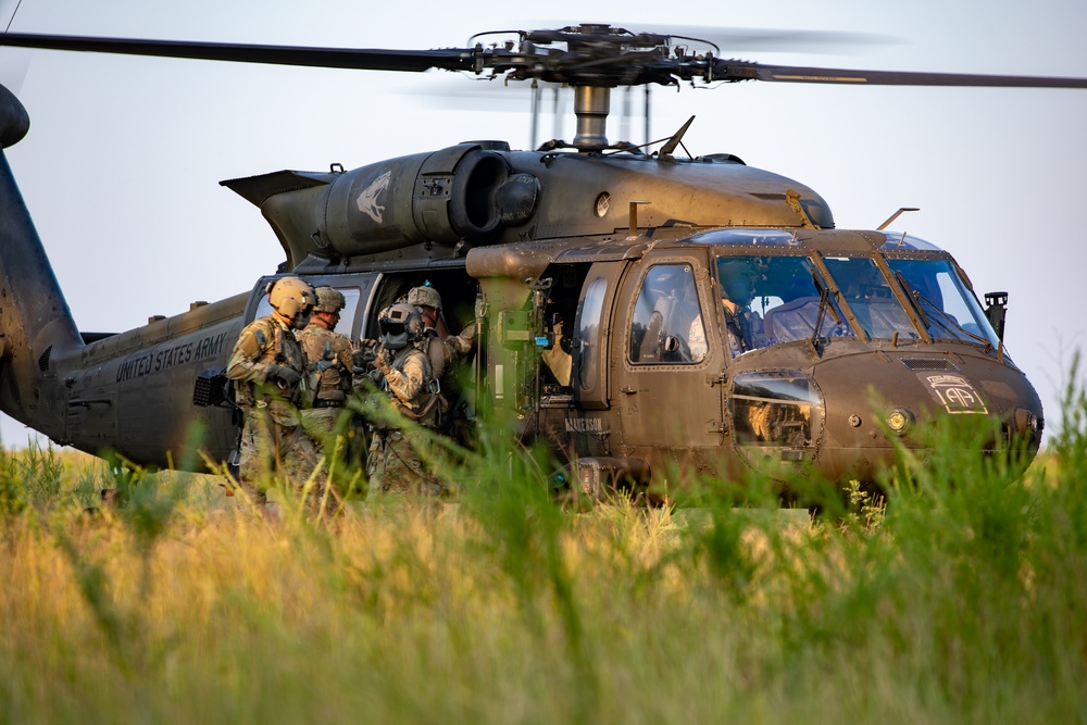 82nd Airborne Division Paratroopers Participate in Air Assault