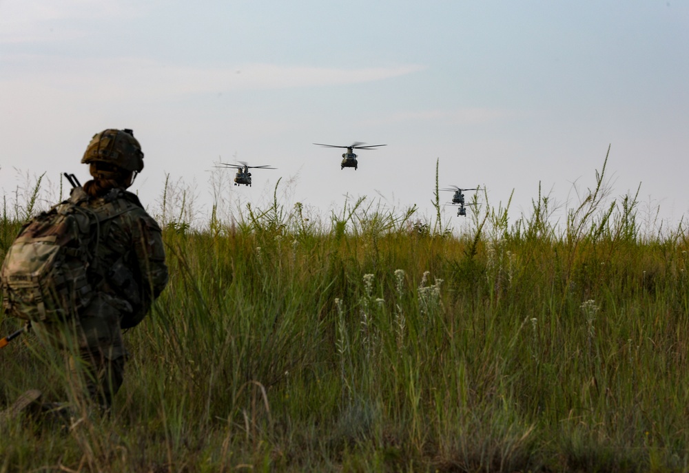 82nd Airborne Division Paratroopers Participate in Air Assault