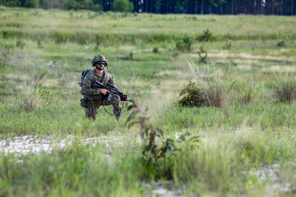 82nd Airborne Division Paratroopers Participate in Air Assault