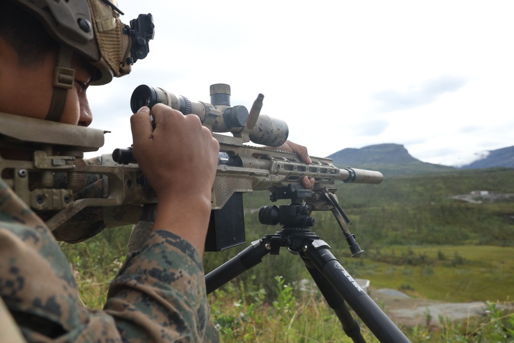 Sniper teams integrate during unknown distance training