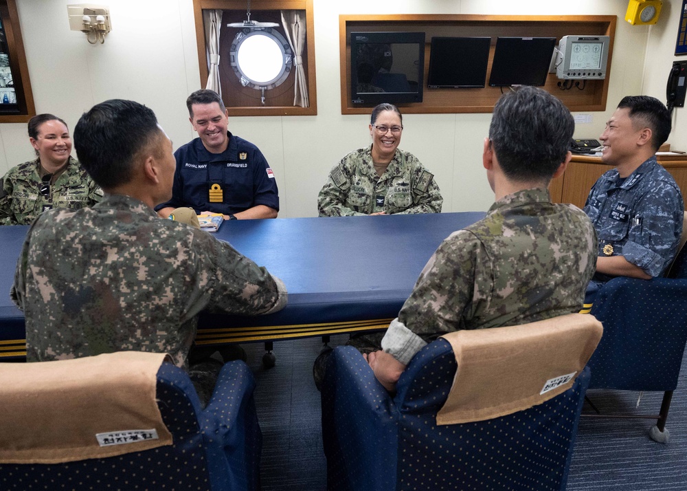 PP23 Leadership Visit ROK Cheon Ja Bong (LST-687)