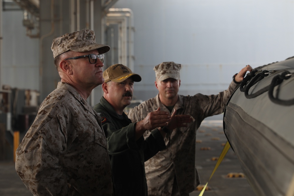 Maj. Gen. McPhillips visits the Puller