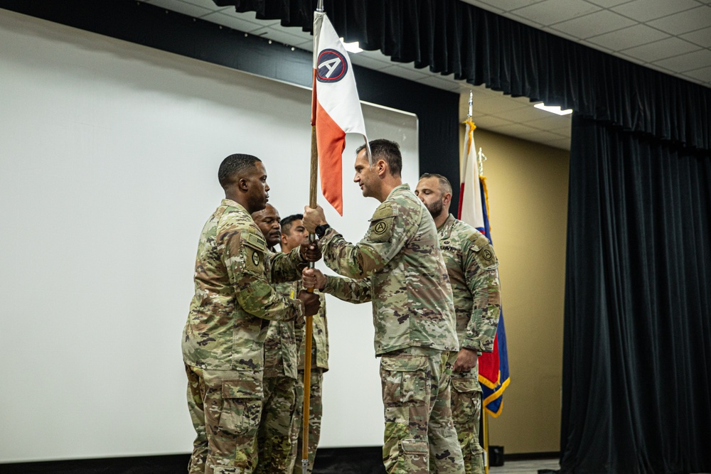 Fox Company Passes Colors to New Commander
