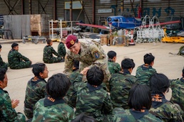 Royal Thai Army, US Soldiers Participate in Historic All-Female Airborne Course 