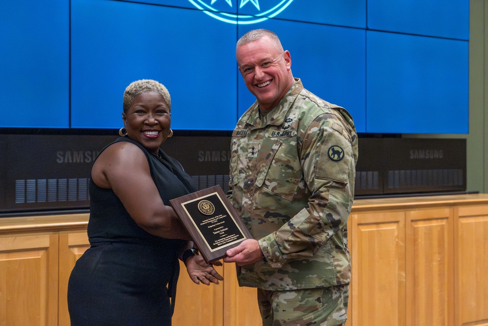 81st Readiness Division Shines with multiple Awards at August Battle Assembly