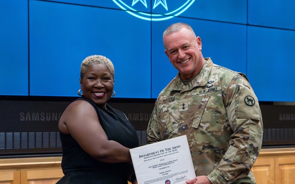 81st Readiness Division Shines with multiple Awards at August Battle Assembly