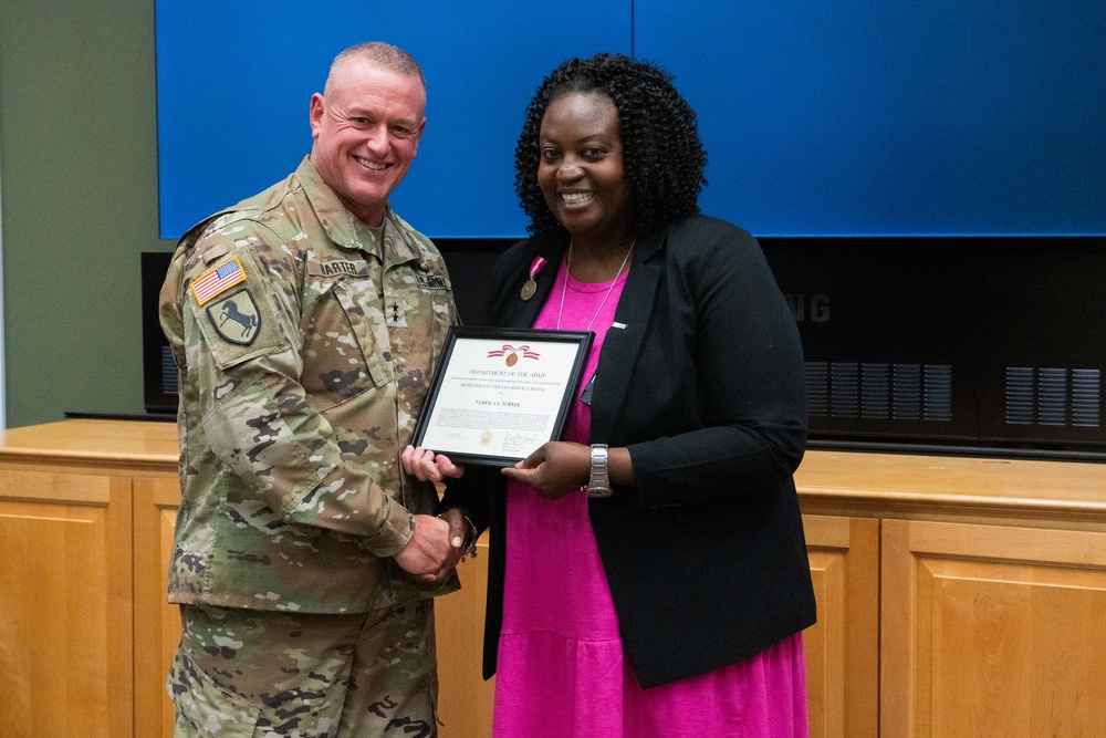 81st Readiness Division Shines with multiple Awards at August Battle Assembly