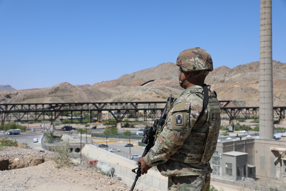 Florida National Guard Soldier assists with Operation Lone Star.