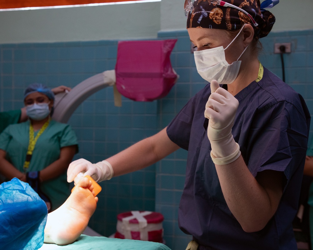 EMF-Juliet conducts 1st U.S. Navy orthopedic surgical mission in Honduras