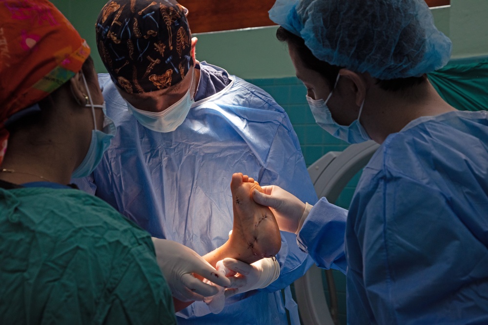 EMF-Juliet conducts 1st U.S. Navy orthopedic surgical mission in Honduras