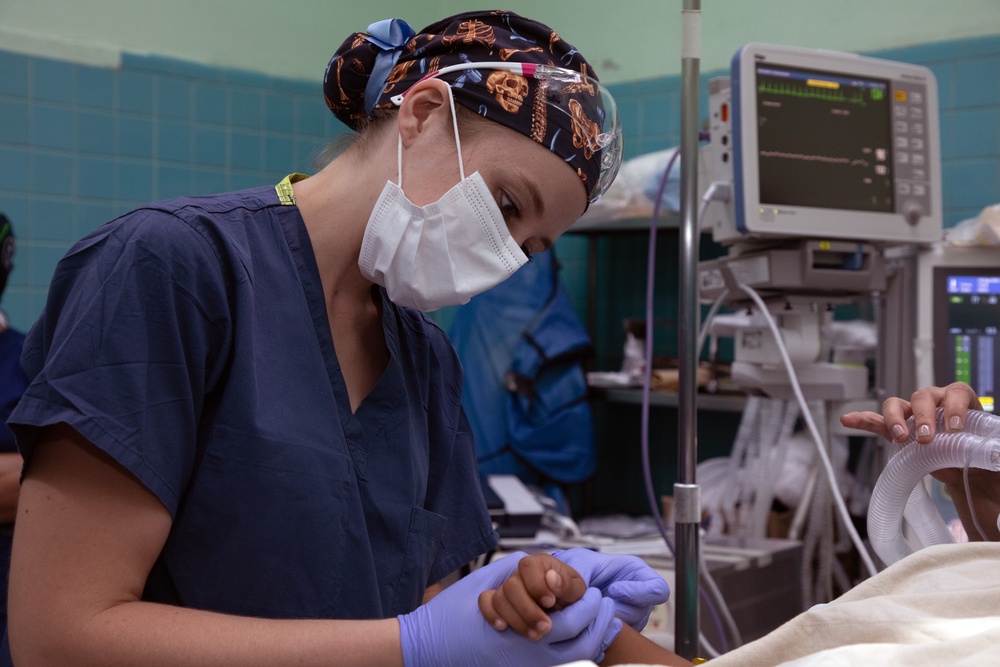 EMF-Juliet conducts 1st U.S. Navy orthopedic surgical mission in Honduras