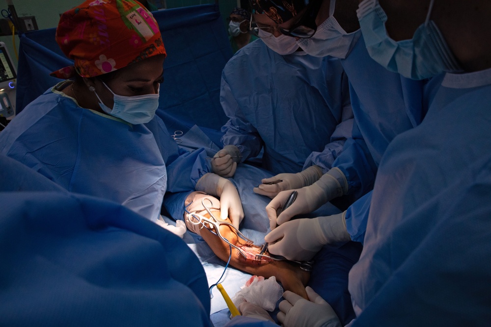 EMF-Juliet conducts 1st U.S. Navy orthopedic surgical mission in Honduras