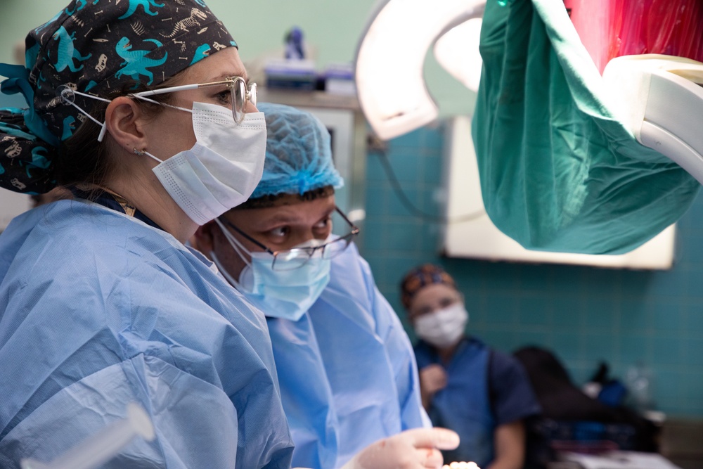 EMF-Juliet conducts 1st U.S. Navy orthopedic surgical mission in Honduras