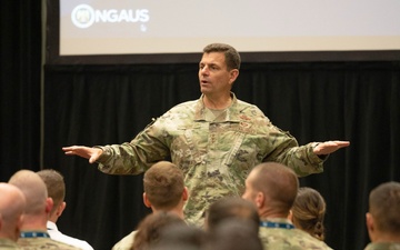 National Guard members hear from senior leaders during NGAUS