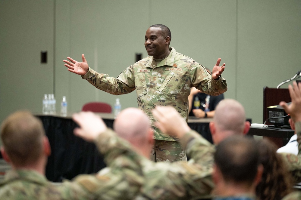 National Guard members hear from senior leaders during NGAUS