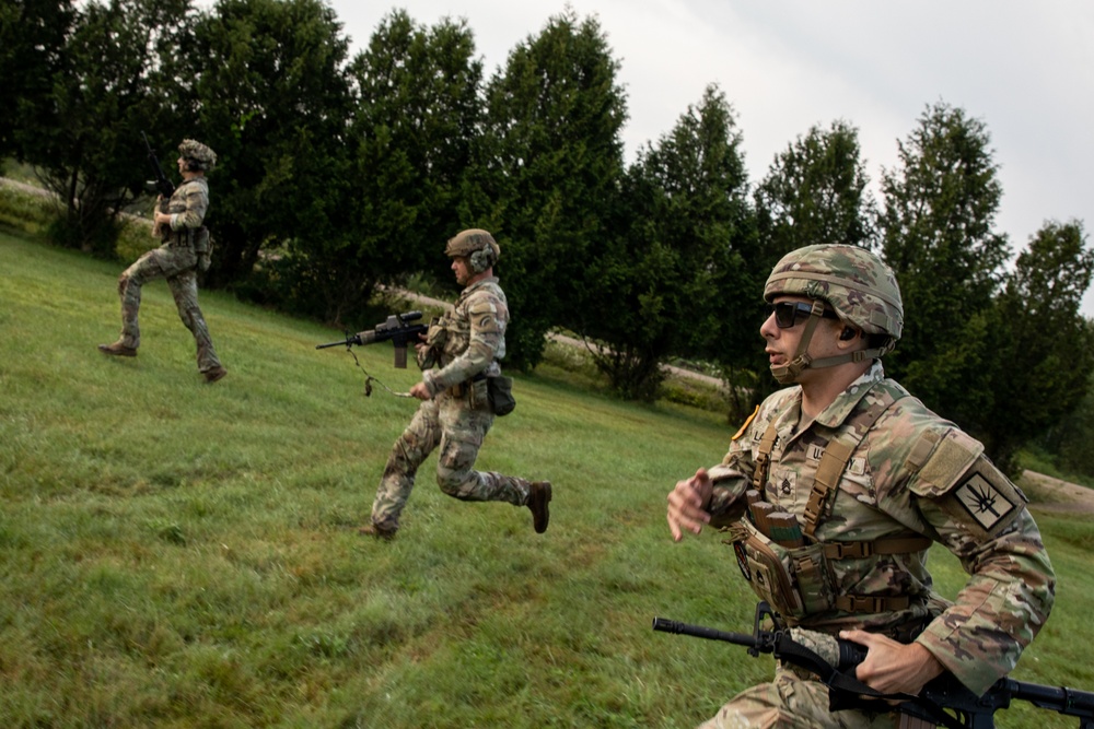 DVIDS News NY Army Guard marksmen take medals at regional match