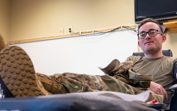 Wildcats Bleed for a Cause: 81st Readiness Division Soldiers Donate During Battle Assembly