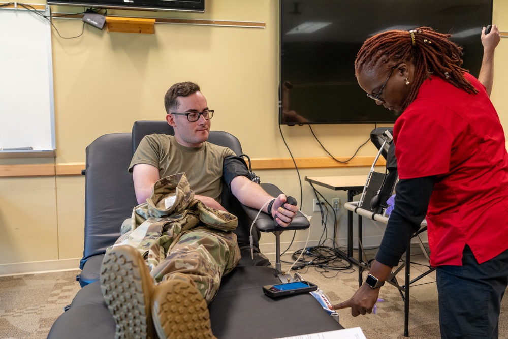 Wildcats Bleed for a Cause: 81st Readiness Division Soldiers Donate During Battle Assembly