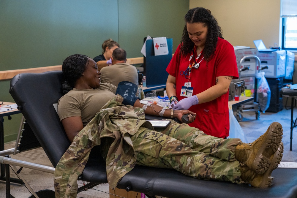 Wildcats Bleed for a Cause: 81st Readiness Division Soldiers Donate During Battle Assembly