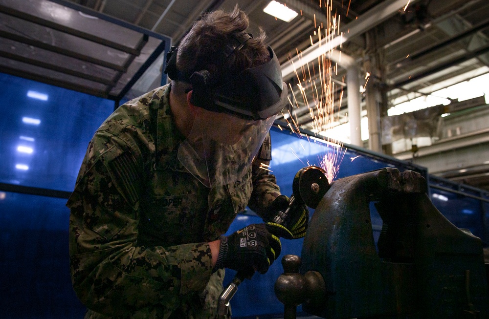 TRFB Sailor Cuts a Socket