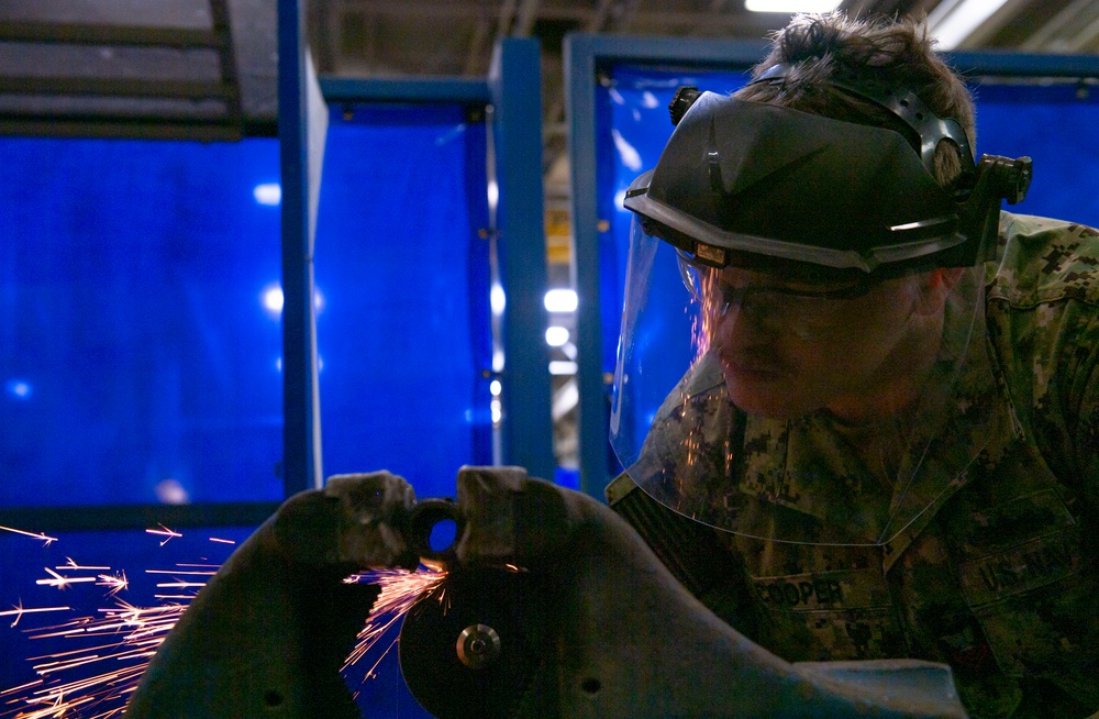 TRFB Sailor Cuts a Socket