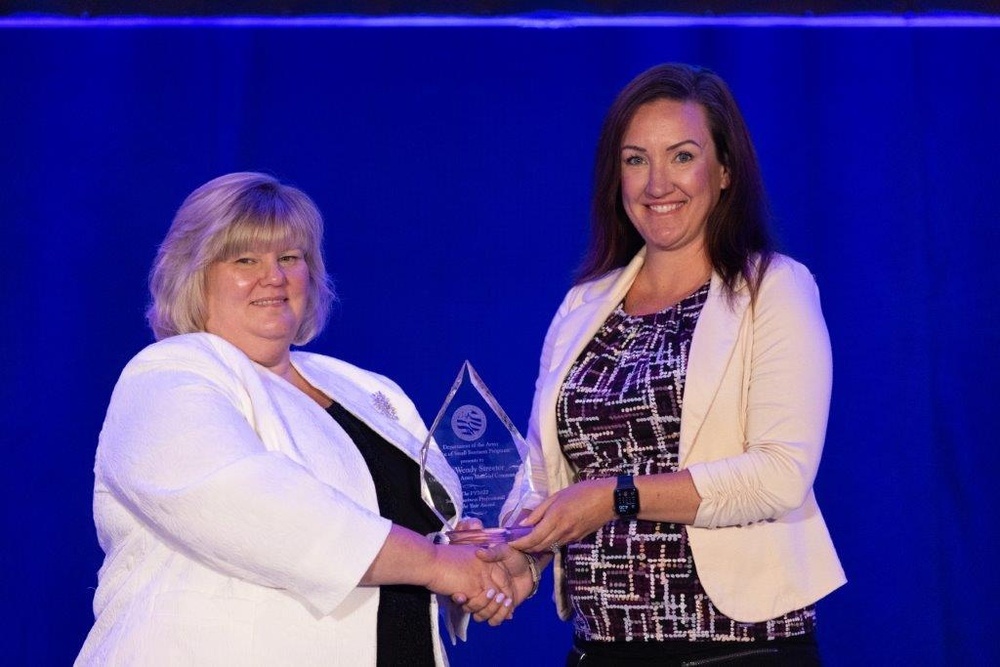 Wendy Streeter wins &quot;Small Business Professional of the Year&quot; award