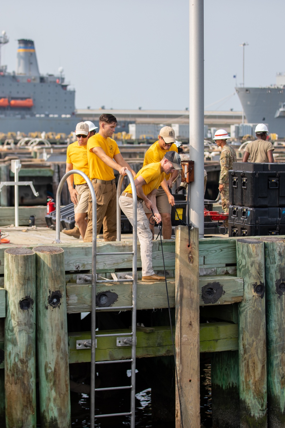 74th EDD and 554th ECC Conduct Port Damage Repair Operation