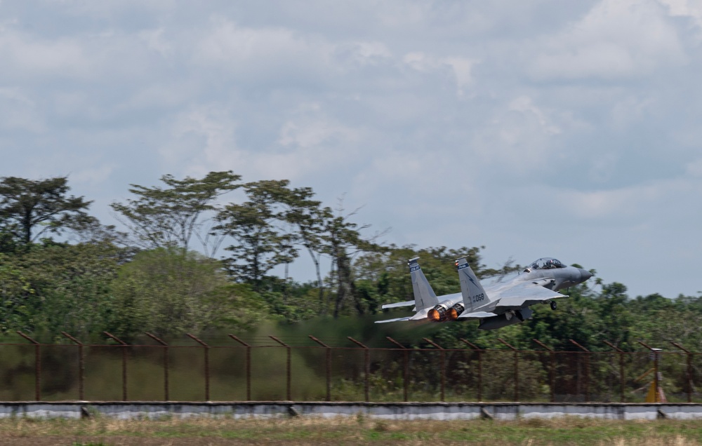 Relampago VIII / ADLA 2023; 125th FW stepping, taking off