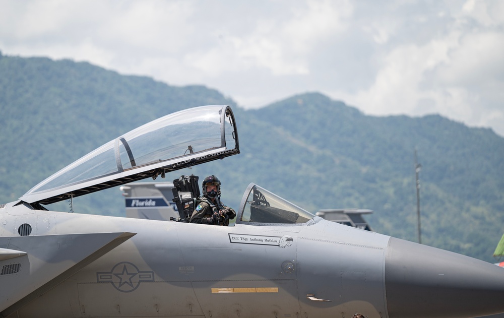 Relampago VIII / ADLA 2023; 125th FW stepping, taking off