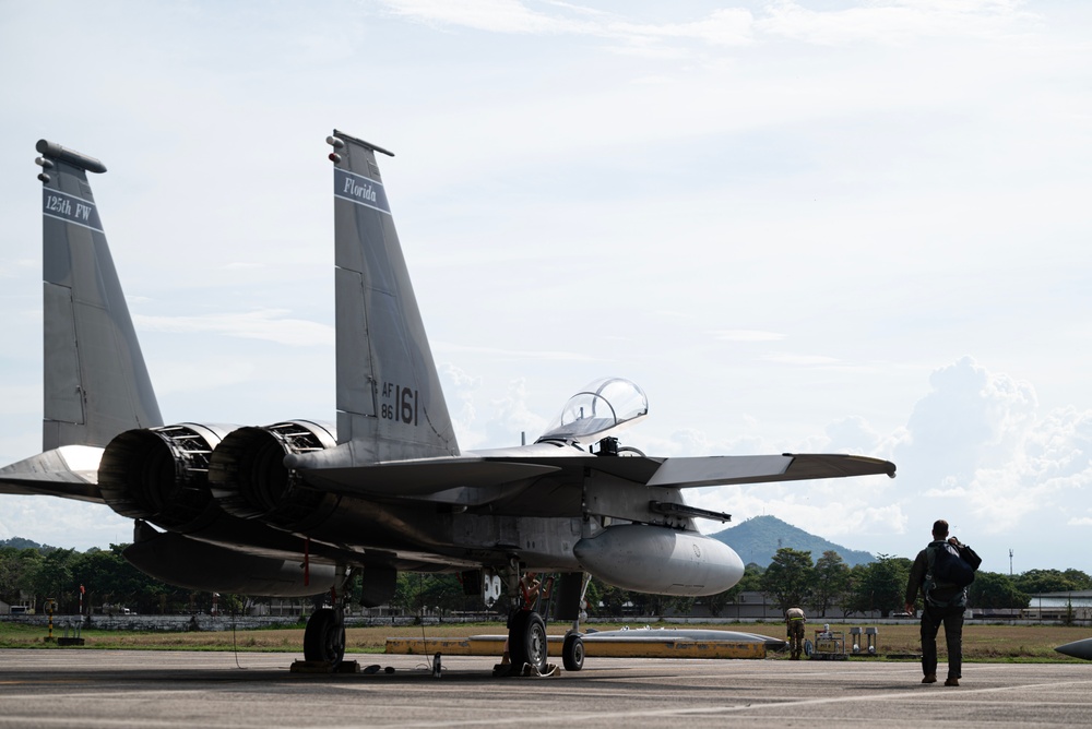 Relampago VIII / ADLA 2023; 125th FW stepping, taking off