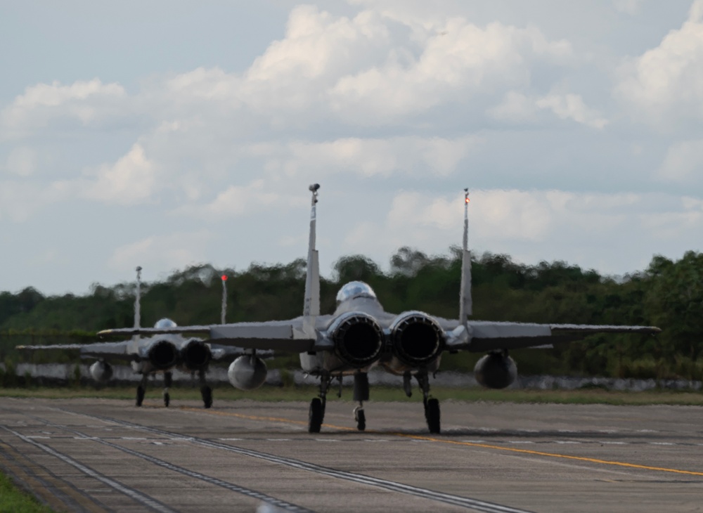 Relampago VIII / ADLA 2023; 125th FW stepping, taking off