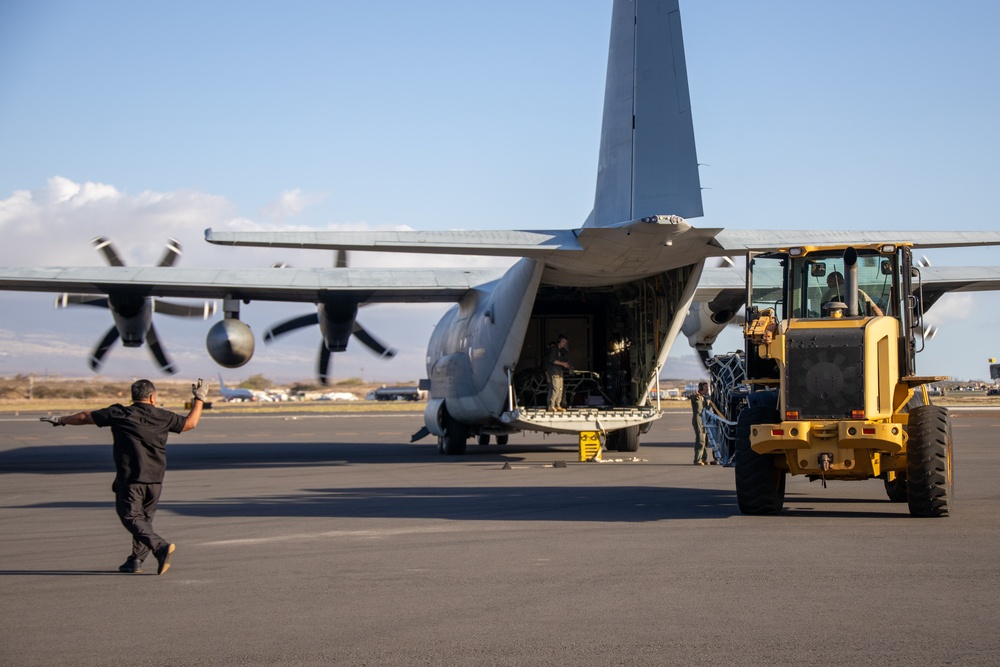 VMGR-153 Transports Personnel and Equipment from Oahu to Maui