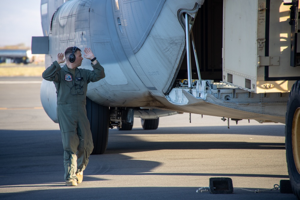 VMGR-153 Transports Personnel and Equipment from Oahu to Maui