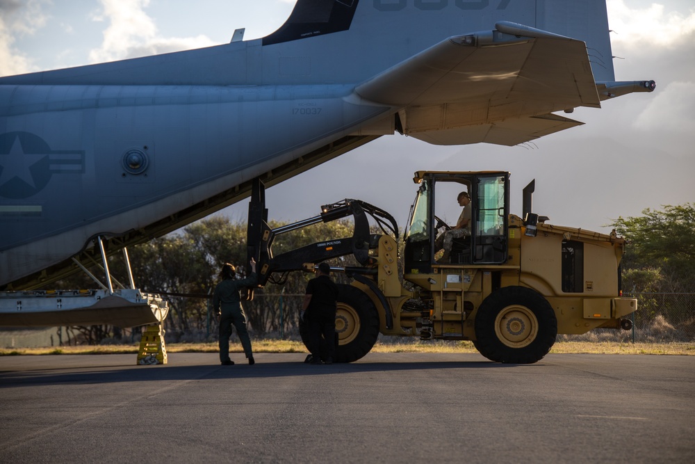 VMGR-153 Transports Personnel and Equipment from Oahu to Maui