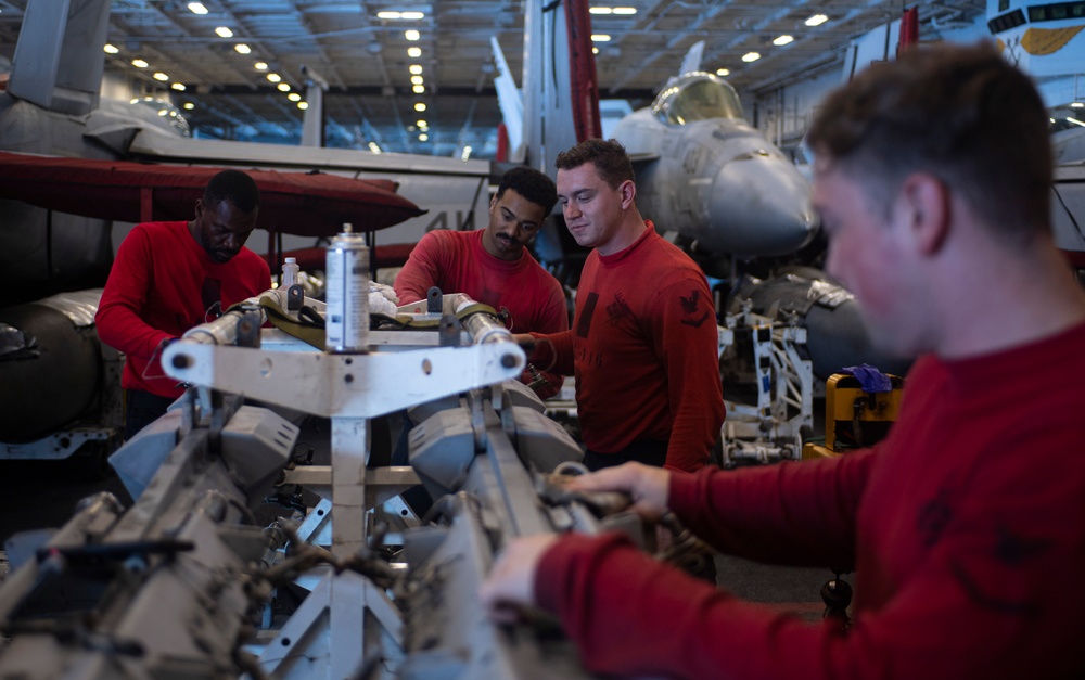 Sailor Perform Maintenance