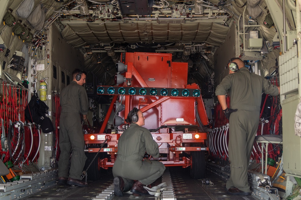 VMGR-252 transports IFLOLS