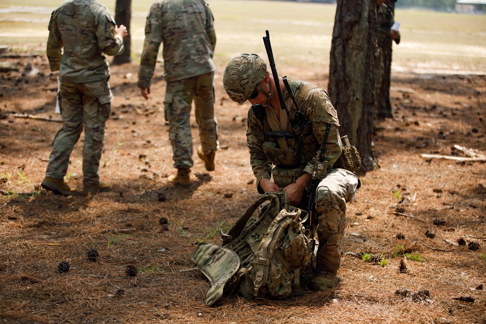 3 BCT Paratroopers Conduct Air Assault