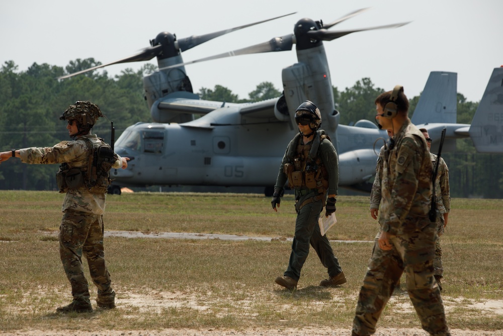 3 BCT Paratroopers Conduct Air Assault