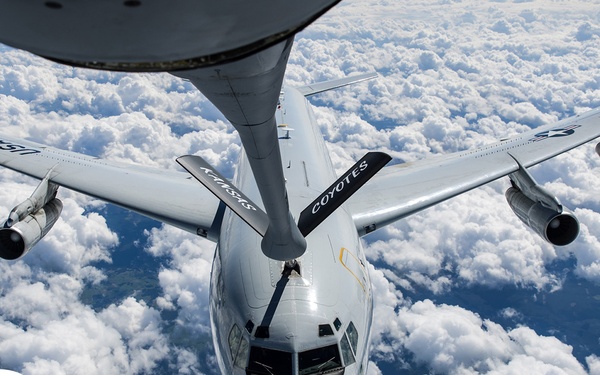 190th refuels E-8 aircraft