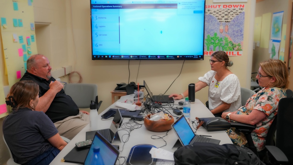 FEMA Administrator Criswell Visits Hawaii Convention Center to Coordinate Wildfire Recovery