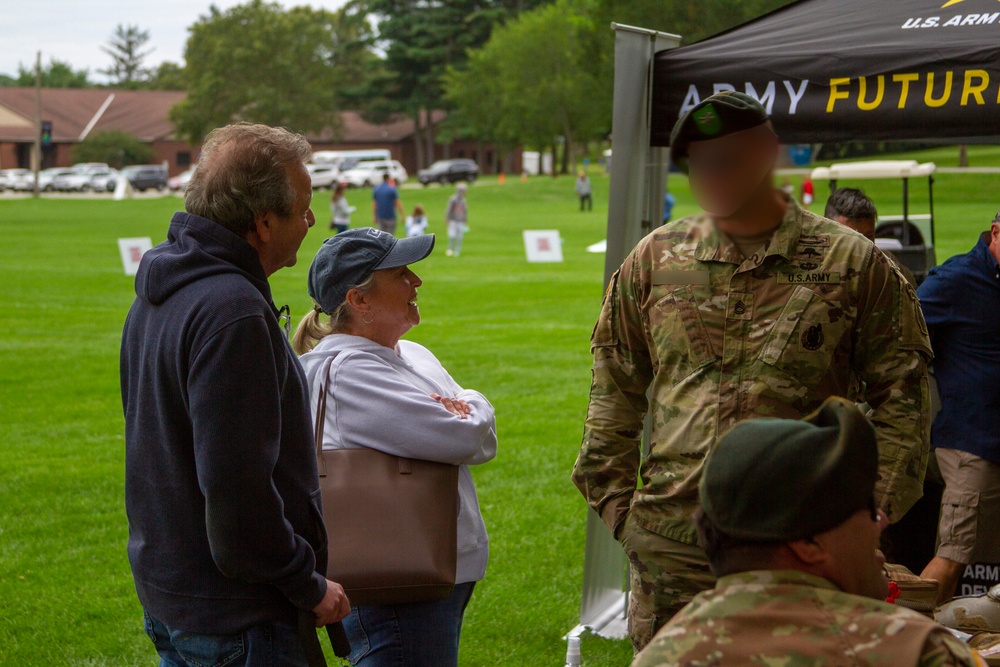 Visiting with a Green Beret