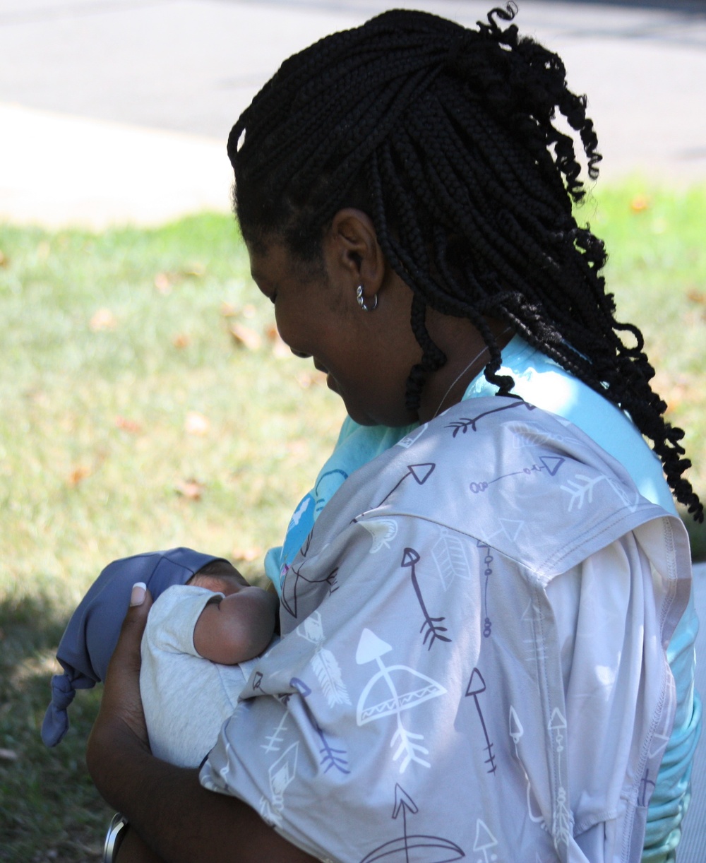 Walter Reed Hosts LATCH Event in Celebration of National Breastfeeding Month