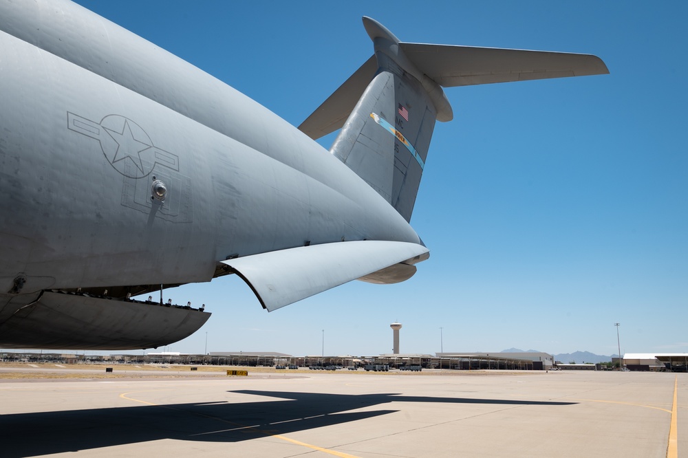 944th Fighter Wing Honorary Commanders tour C-5M Super Galaxy