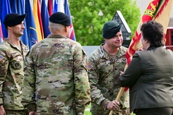 Fort Campbell bids farewell to COL Jordan and welcomes COL Midberry
